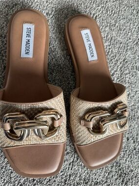 Steve Madden Beige Woven Slide Mules with Gold Chain Hardware